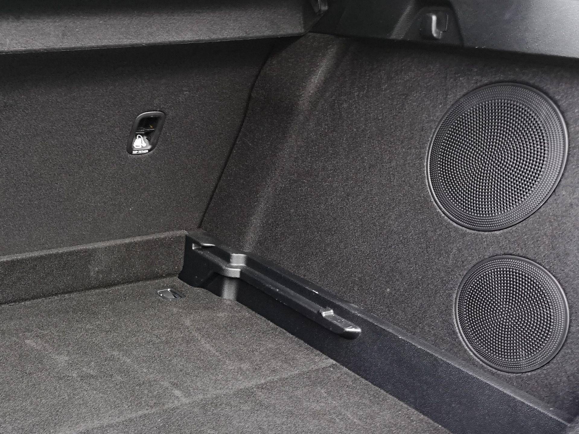 Kia Ceed: systemy bezpieczeństwa oraz audio JBL 11