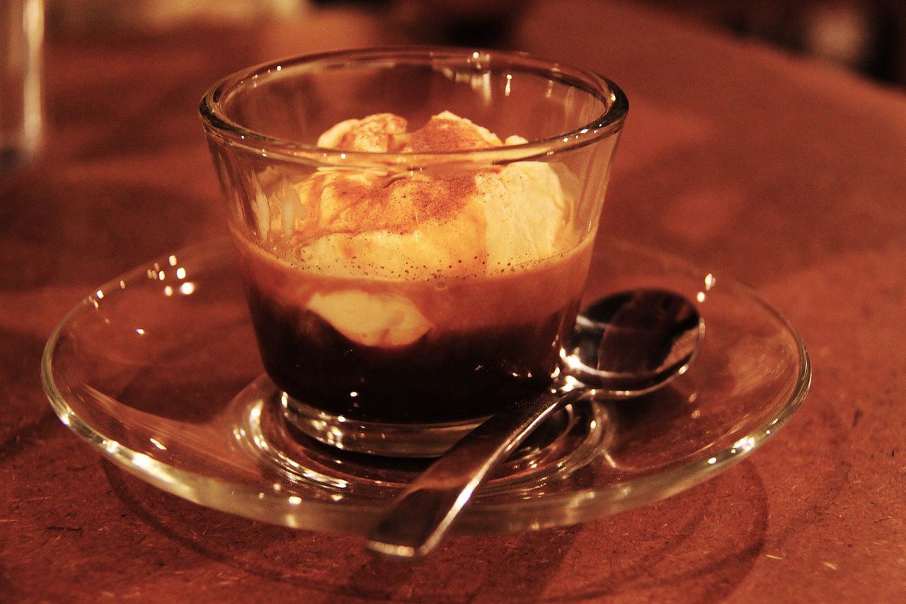 Cafe affogato