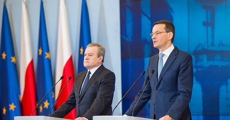 Gliński tnie dotacje dla artystów. Najbardziej pokrzywdzone są teatry Krystyny Jandy