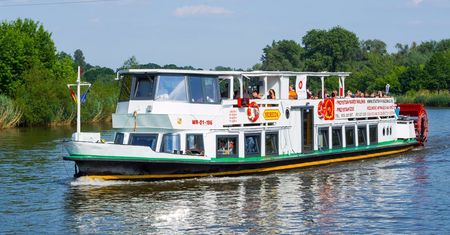 Wrocław. Kaczuszka i Pirat prują już fale Odry. Ruszyła żegluga spacerowa