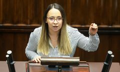 Zawisza ostro do Szłapki po wpadce Tuska. "Wstyd tak kłamać"