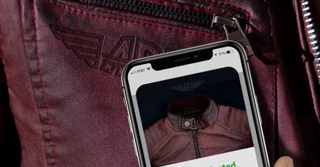 Aplikacja, która odróżnia oryginały od podróbek. Technologię testuje już m.in. Adidas