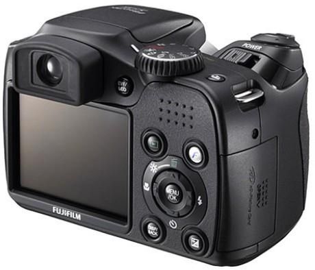 Fujifilm FinePix S5700 z 10-krotnym zoomem optycznym 2