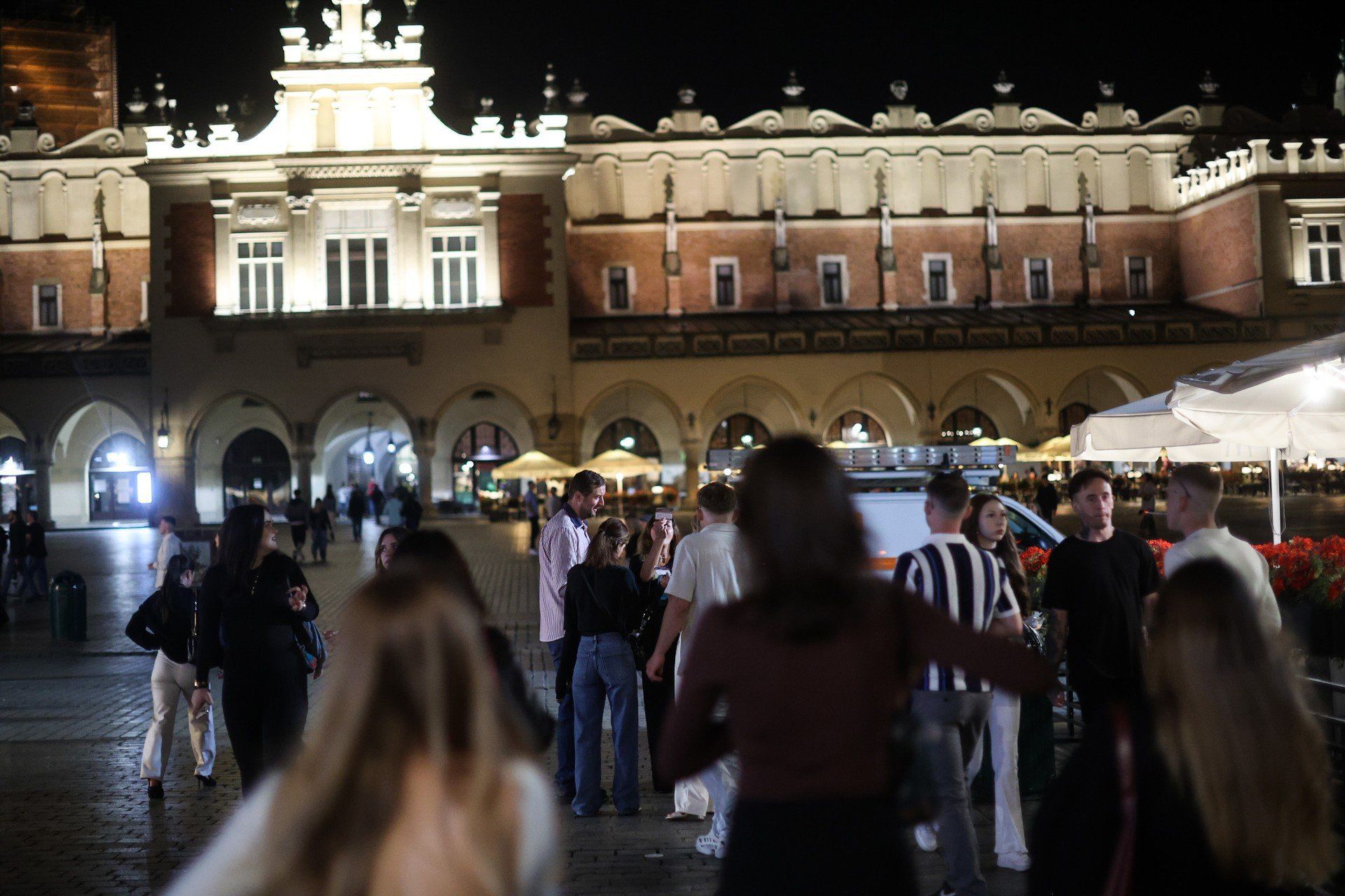 Nocny Kraków w weekend z soboty na niedzielę