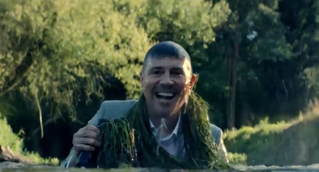 Krzysztof Ibisz jako reporter terenowy reklamuje Domowy Internet LTE od Cyfrowego Polsatu (wideo)