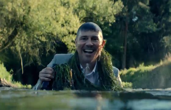 Krzysztof Ibisz jako reporter terenowy reklamuje Domowy Internet LTE od Cyfrowego Polsatu (wideo)