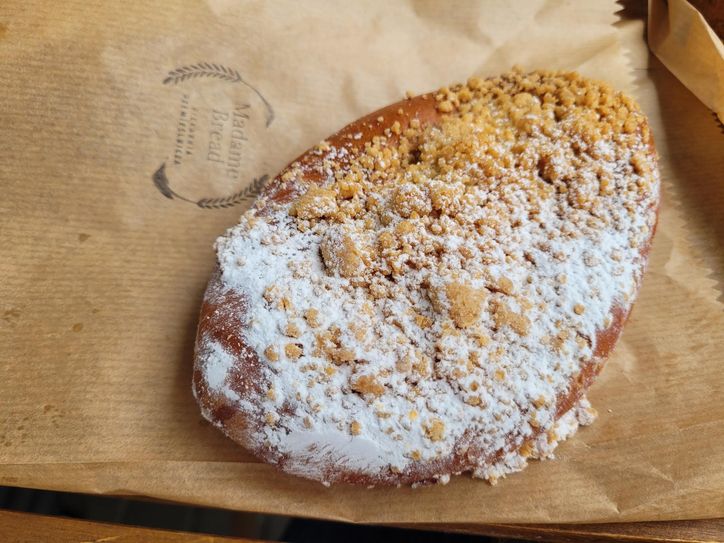Jagodzianka z kruszonką z Madame Bread na warszawskim Bródnie