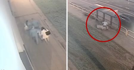 10-latek wspiął się na wiatę i urwał gablotę z rozkładem jazdy na oczach rodziców. Nie zareagowali