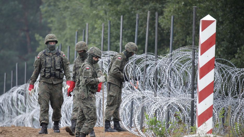 Płot powstający na polsko-białoruskiej granicy
