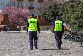 Piesze patrole policji w Stargardzie. Skuteczna ochrona mieszkańców