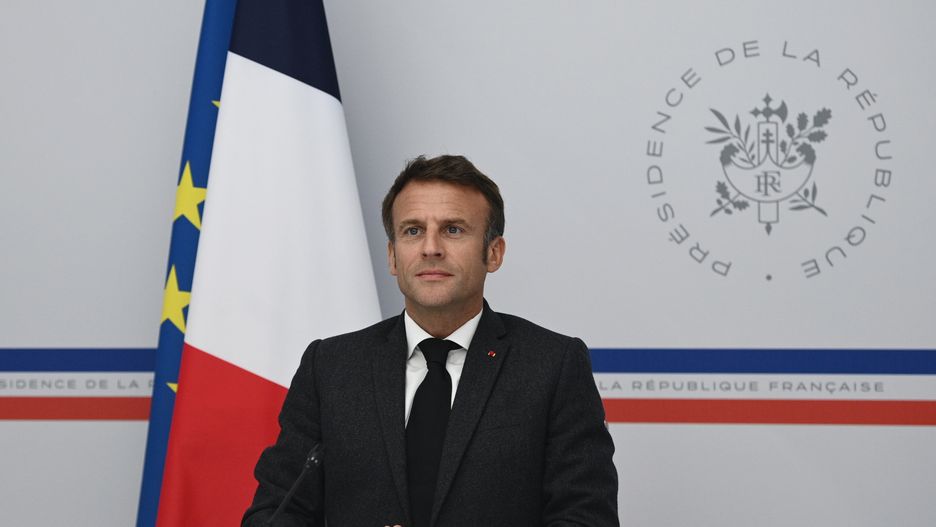 France's President Emmanuel Macron participates in a video conference with G7 leaders on the situation in Ukraine, at the Hotel Marigny in Paris, France, 11 October 2022. EPA/CHRISTOPHE ARCHAMBAULT / POOL MAXPPP OUT Dostawca: PAP/EPA.