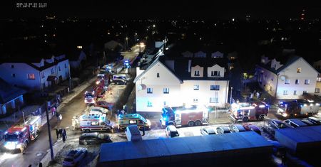 Pożar w Wołominie. Dwie osoby ranne