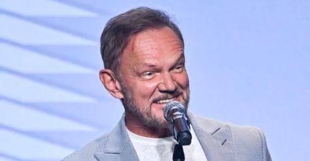 Cezary Pazura zaliczył wpadkę, wbijając szpilę byłej żonie. Nie wiedział, że jest na antenie: "NIE PŁACIŁA za mnie ZUS-u"