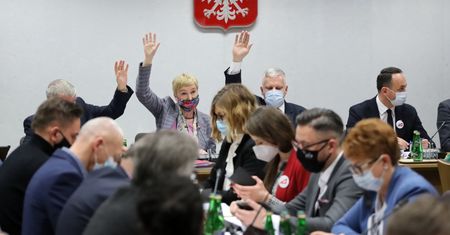 "Lex Czarnek" w Sejmie. Komisja przyjęła projekt ustawy