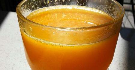 Napój, który skutecznie obniża cholesterol. Jest jeden warunek