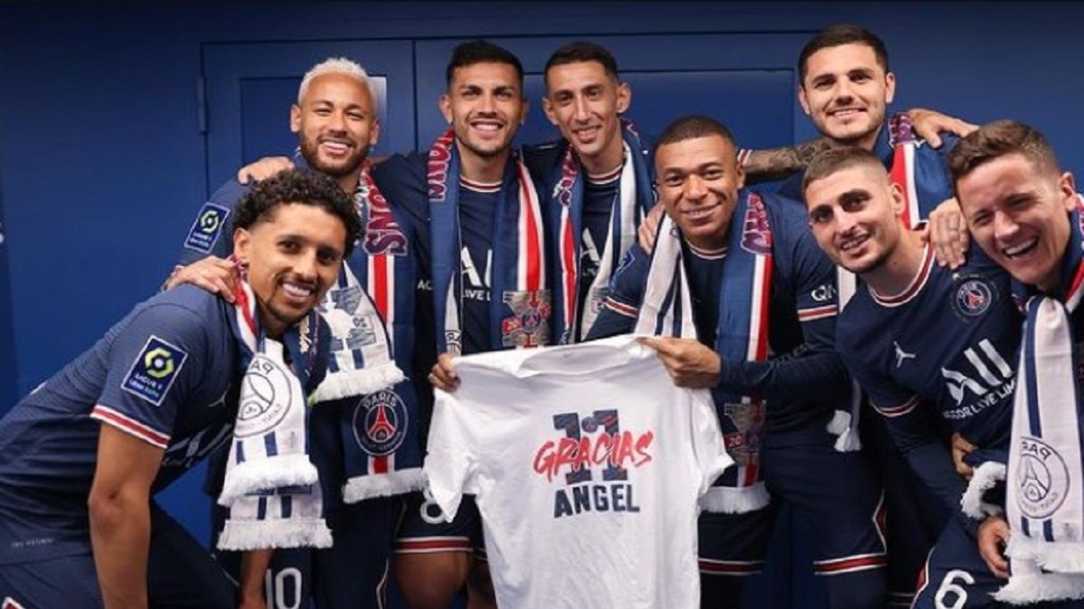 Marco Verratti z kompanami z szatni Paris Saint-Germain