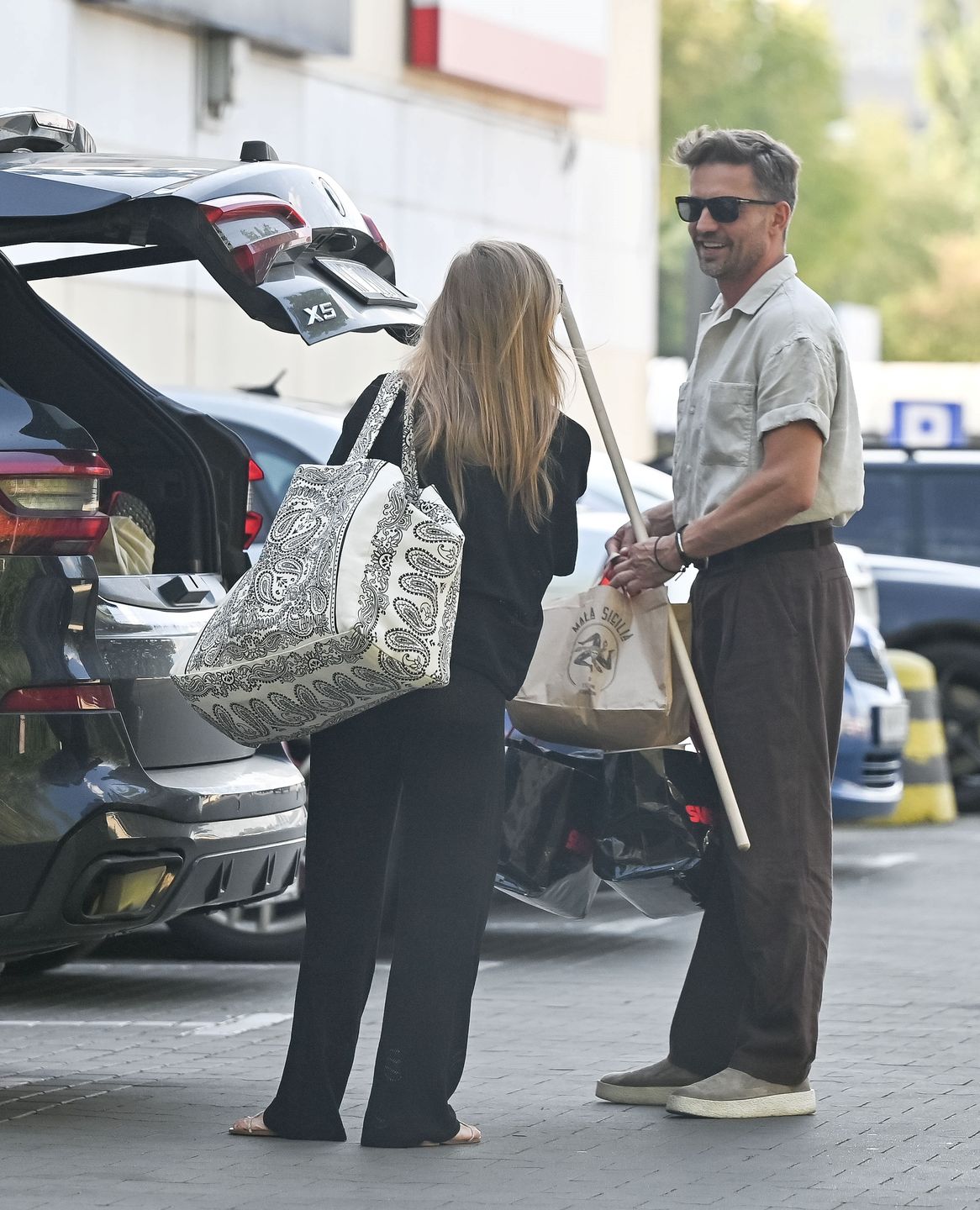 Kaczorowska i Rogacewicz wychodzą z sali tanecznej