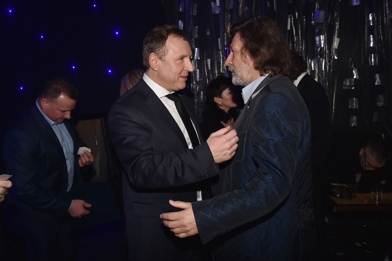 Kurski hojny dla kuzyna Kaczyńskiego. Wysoka pensja i nagrody. Mamy dane