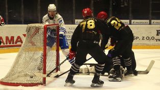 W hokejowych derbach Małopolski Unia Oświęcim ogrywa we własnej hali Comarch Cracovię i melduje się w Pucharze Polski