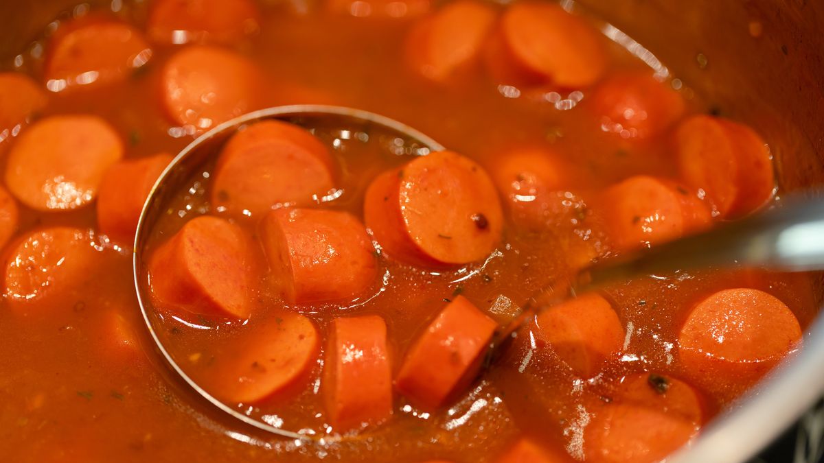 Parówki w sosie pomidorowym