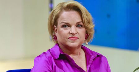 "Poleciała w kosmos". Tak stylistka oceniła ślubną kreację Bosackiej