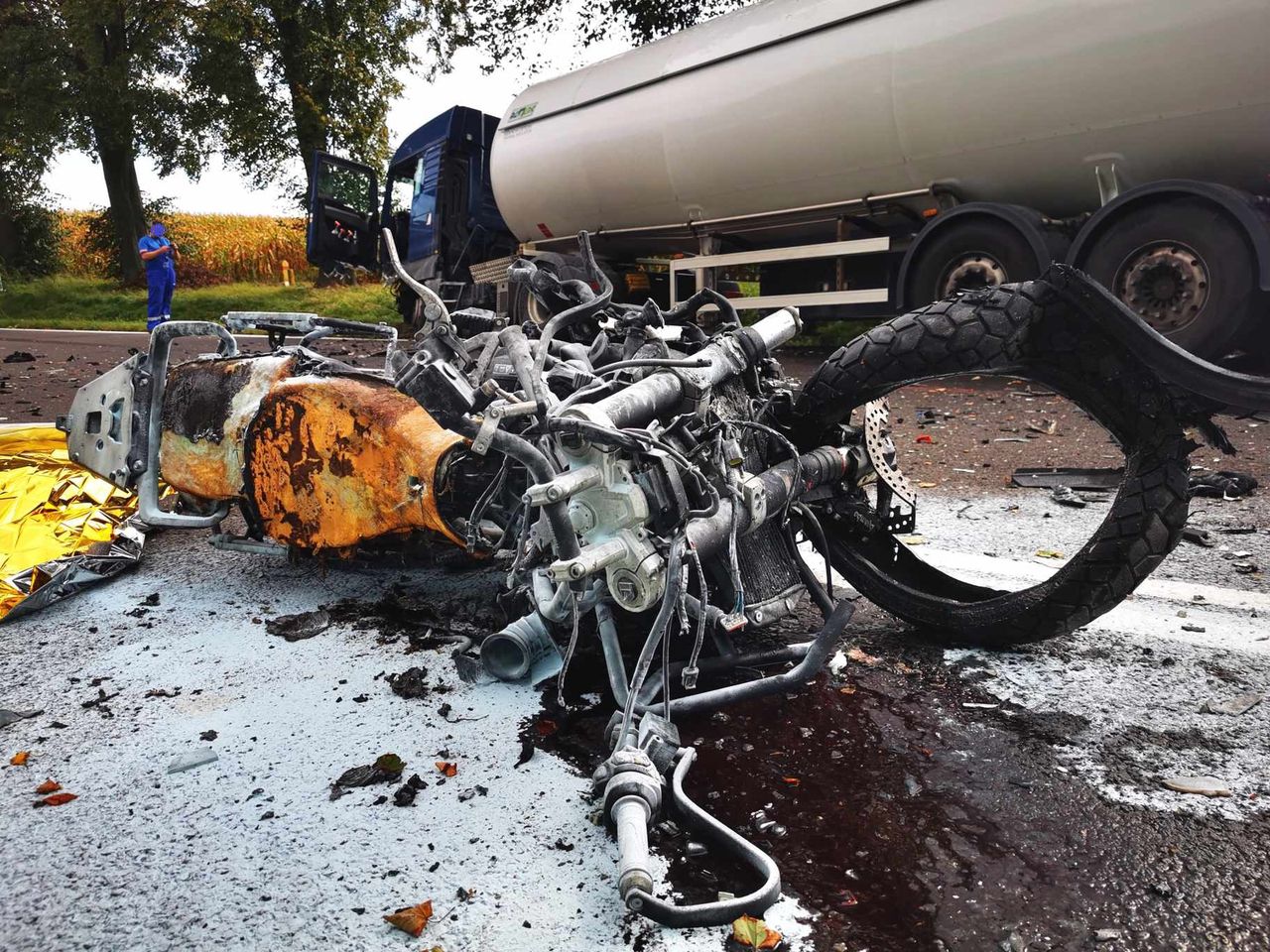 Motocykl zamienił się w kulę ognia. Mężczyzna zginął na miejscu