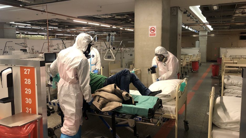 Koronawirus. Szpital Narodowy pochwalił się w mediach społecznościowych przyjęciem kolejnego pacjenta. 