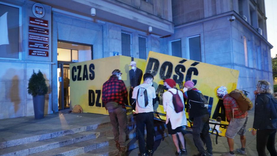 Warszawa. Akcja Greenpeace pod Ministerstwem Aktywów Państwowych