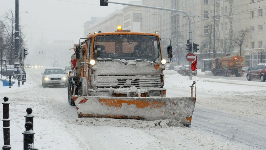 Zasypana Marsza?kowskaPHOTO: BARTOSZ KRUPA/EAST NEWS WARSZAWA 09/01/2010 ULICA MARSZALKOWSKA W WARSZAWIE PO OBFITYCH OPADCH SNIEGU.BARTOSZ KRUPA