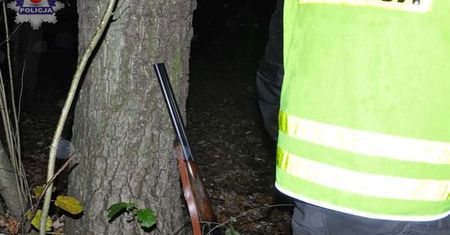 Śmiertelny wypadek podczas polowania. Myśliwy postrzelony w nogę przez kolegę