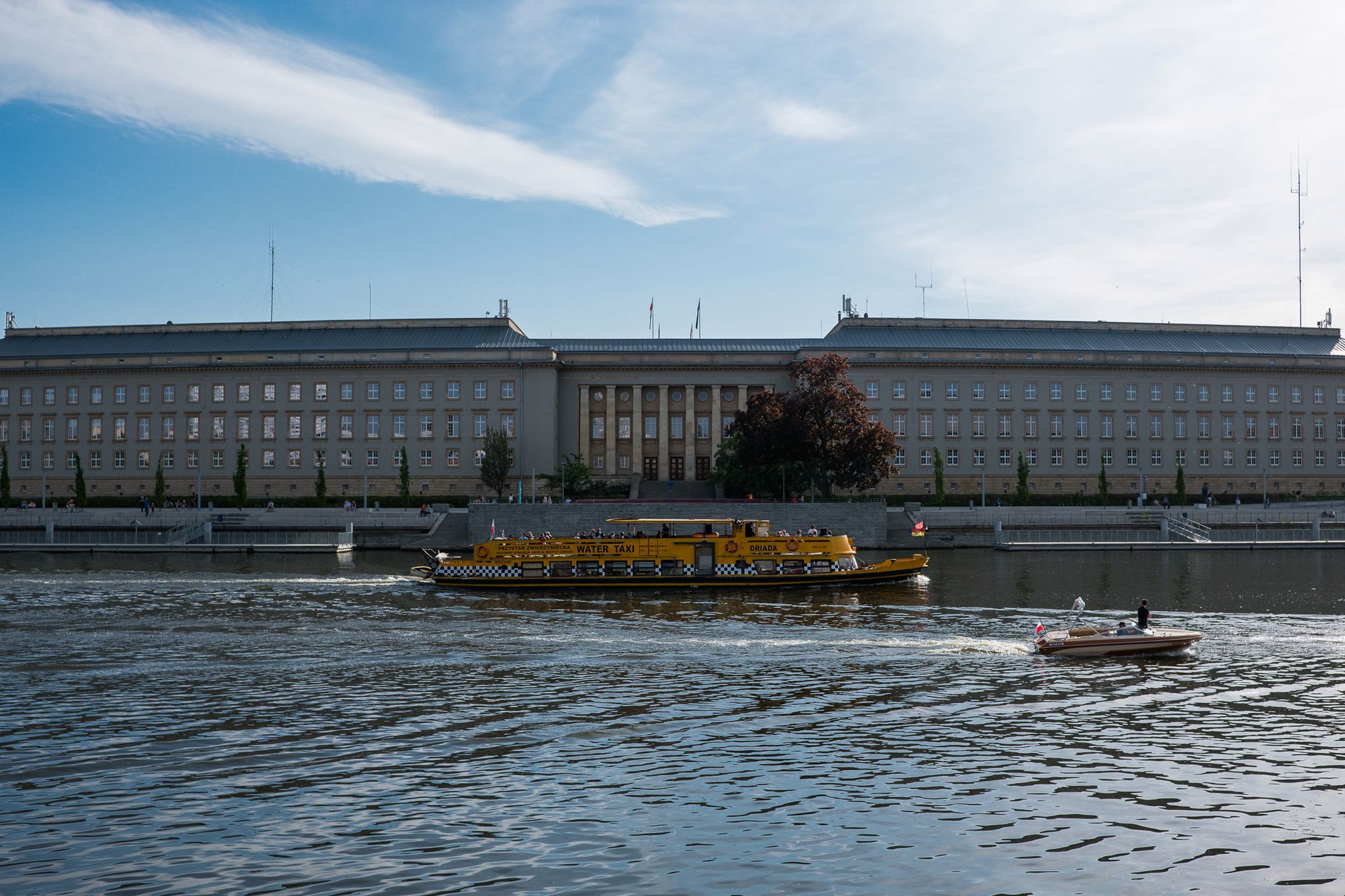 Krajobraz miejski też może być piękny. Zrób kilka zdjęć! 9