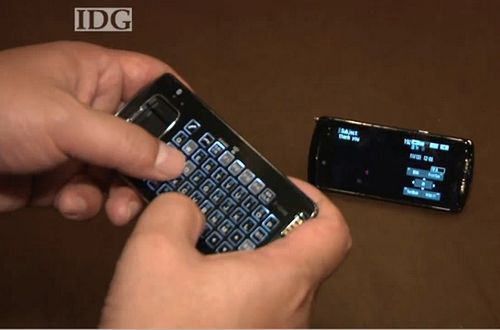 Fujitsu F-04B – telefon składający się z dwóch części (wideo) 1