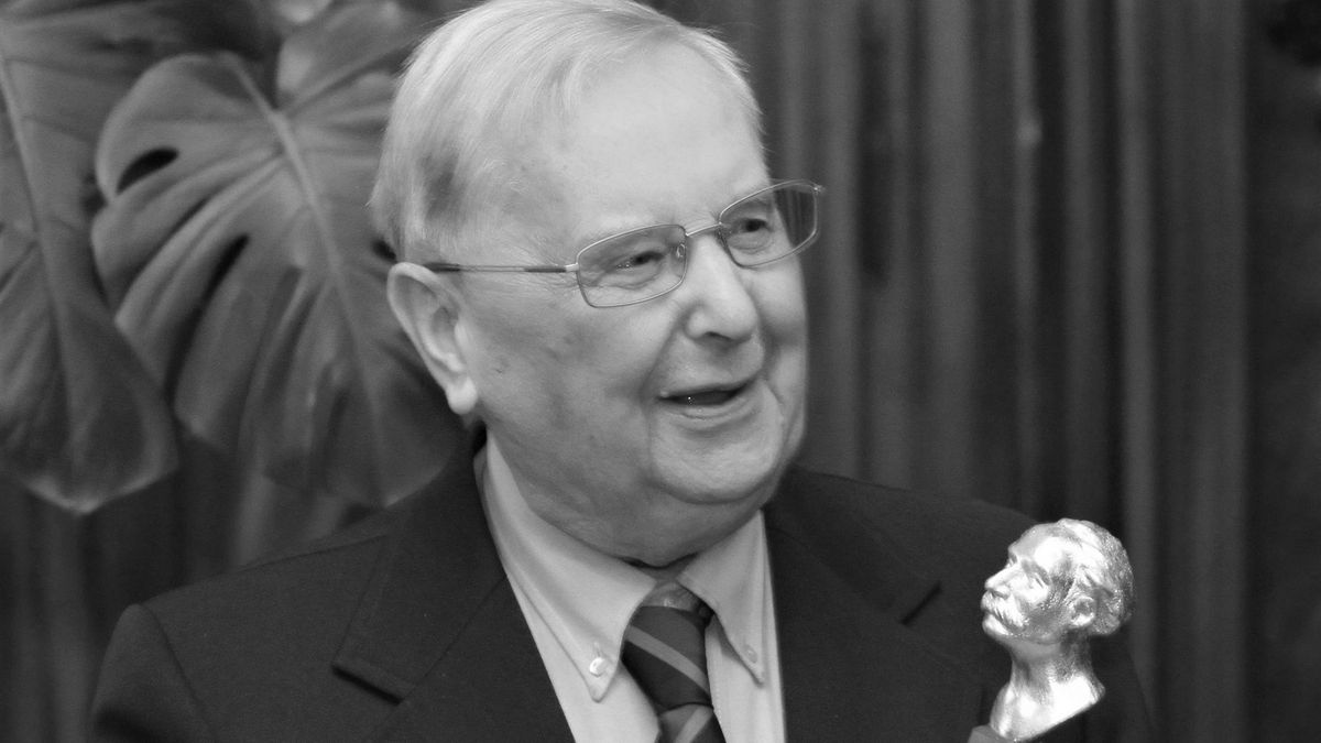 Prof. Aleksander Krawczuk nie żyje 