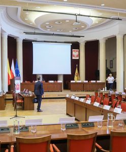 Wniosek trafił na stół. Radni chcą pozbawić radzieckiego generała tytułu