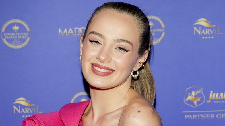 Wiktoria Gąsiewska świętuje urodziny swojej młodszej siostry