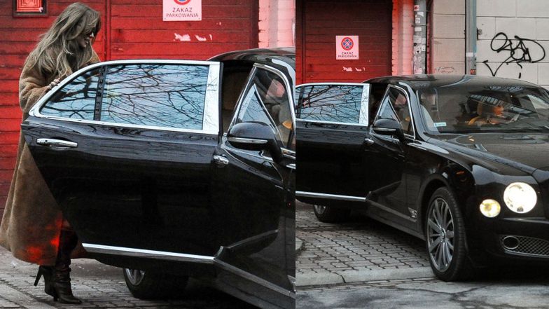 Joanna Przetakiewicz przeszukuje lodówkę z kiełbasami