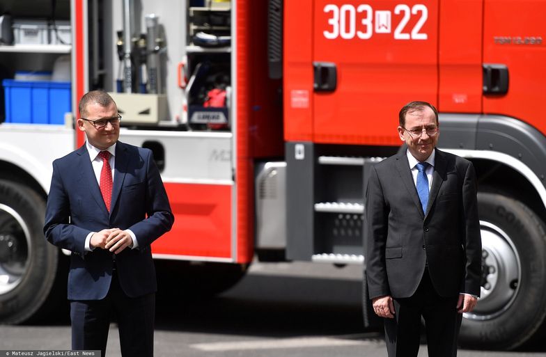 Kolejne 49 wozów strażackich trafi do gmin w Polsce. To efekt akcji mobilizującej wyborców, przeprowadzonej przez resort spraw wewnętrznych