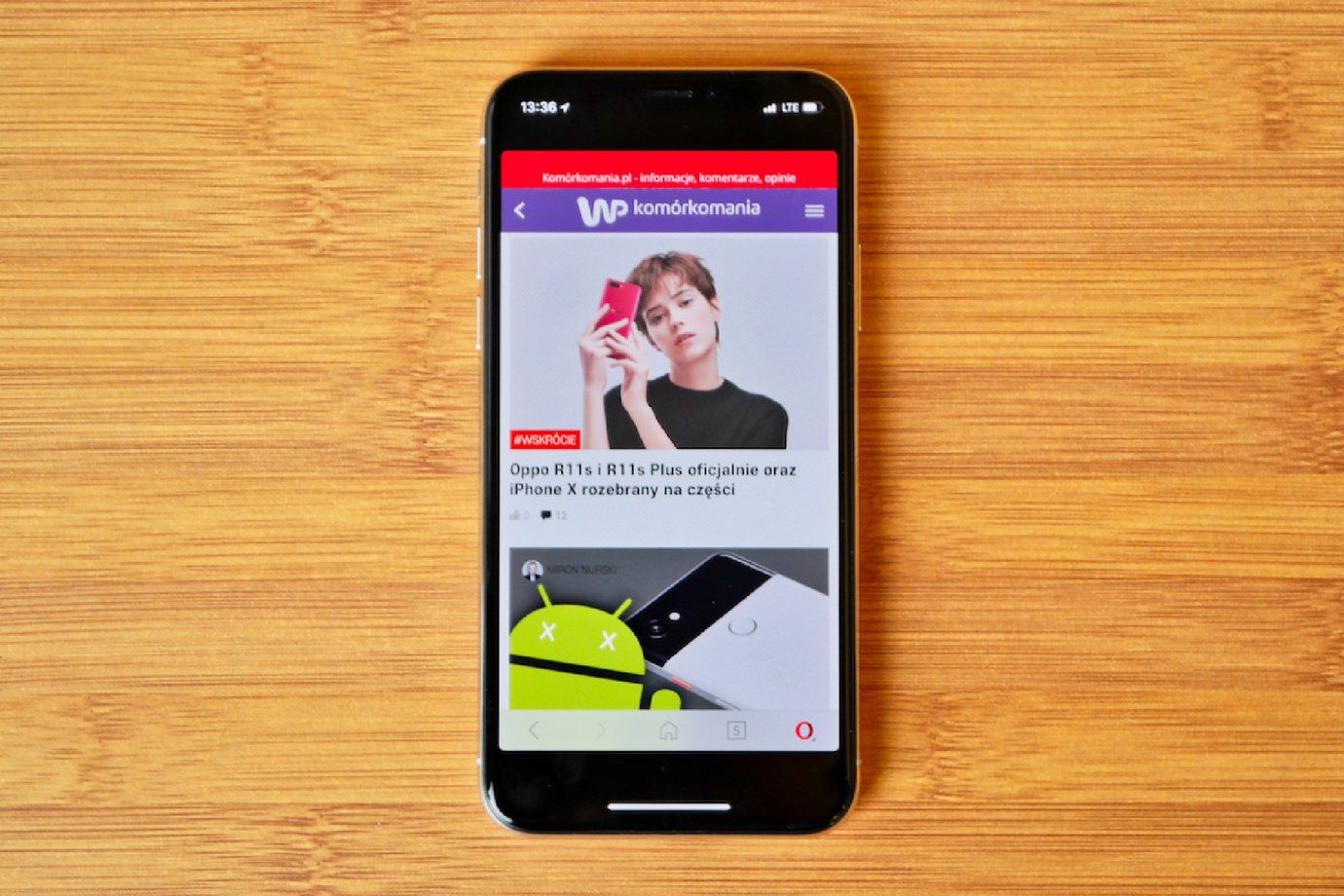 Eksperci nie mają wątpliwości - iPhone X ma najlepszy ekran na rynku 2