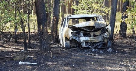 Zwęglone ciała w aucie. Prokuratura bada wypadek