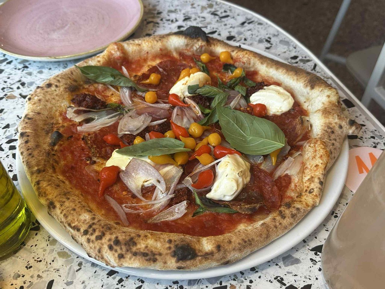 Neapol na Piotrkowskiej. Pizzeria Olio otwarta