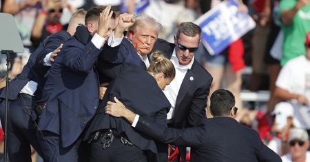 Jest oświadczenie Trumpa. Opisuje, gdzie trafiła go kula