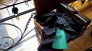 Radom: Adwokat oskarżony o przestępstwa seksualne i oszustwa. Prokuratura postawiła Jackowi C. pięć zarzutów