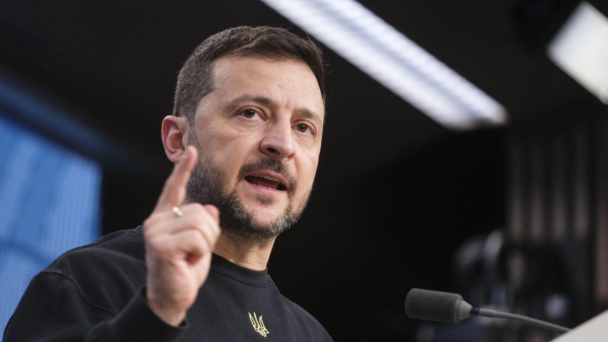 BRUSSELS, BELGIUM - OCTOER 17:  President of Ukraine Volodymyr Zelenskyy talks to media during an EU Summit in the Justus Lipsius building, the EU Council headquarter on October 17, 2024 in Brussels, Belgium. Ukraine's President Volodymyr Oleksandrovytch Zelensky proposes, at the EU Council, to deploy a non-nuclear deterrence package on its territory to force Russia to the negotiating table and protect itself from future aggression.(Photo by Thierry Monasse/Getty Images)