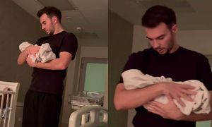 Ledwo doczekał się syna i już urządził mu "Taniec z Bobasami". Olga Frycz pokazała, jak Albert WYWIJA z Jasiem na porodówce