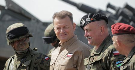 Decyzja Błaszczaka na koniec kadencji. Budżet do zmiany