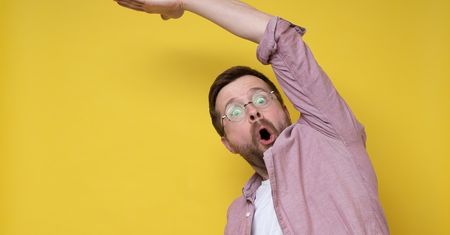 Hiperbola - co to takiego? Kiedy ją stosujemy?
