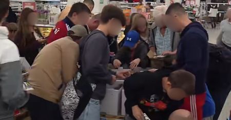 Punkt 12:00. Sceny w Auchan. Mieli jeden cel
