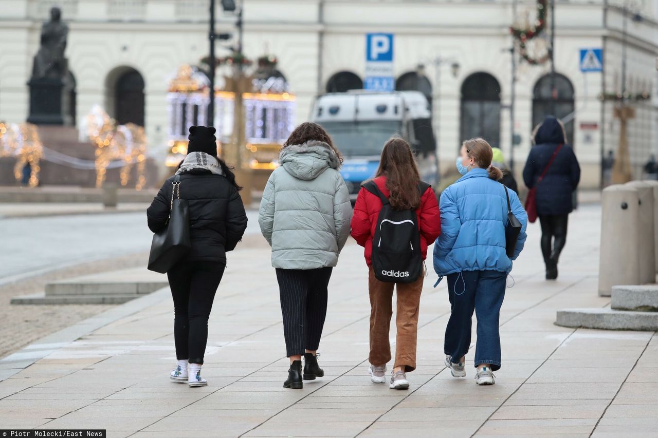 Wielkanoc w pandemii z zakazem przemieszczania się "bez powodu"? Prawnik tłumaczy, dlaczego rząd nie może go wprowadzić