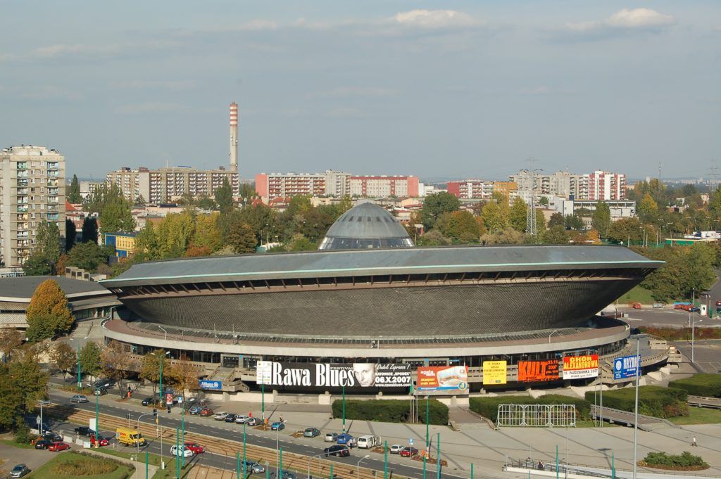 Liga Światowa 2001 odbywała się w katowickim Spodku fot. Halaston - Praca własna, CC BY-SA 3.0
