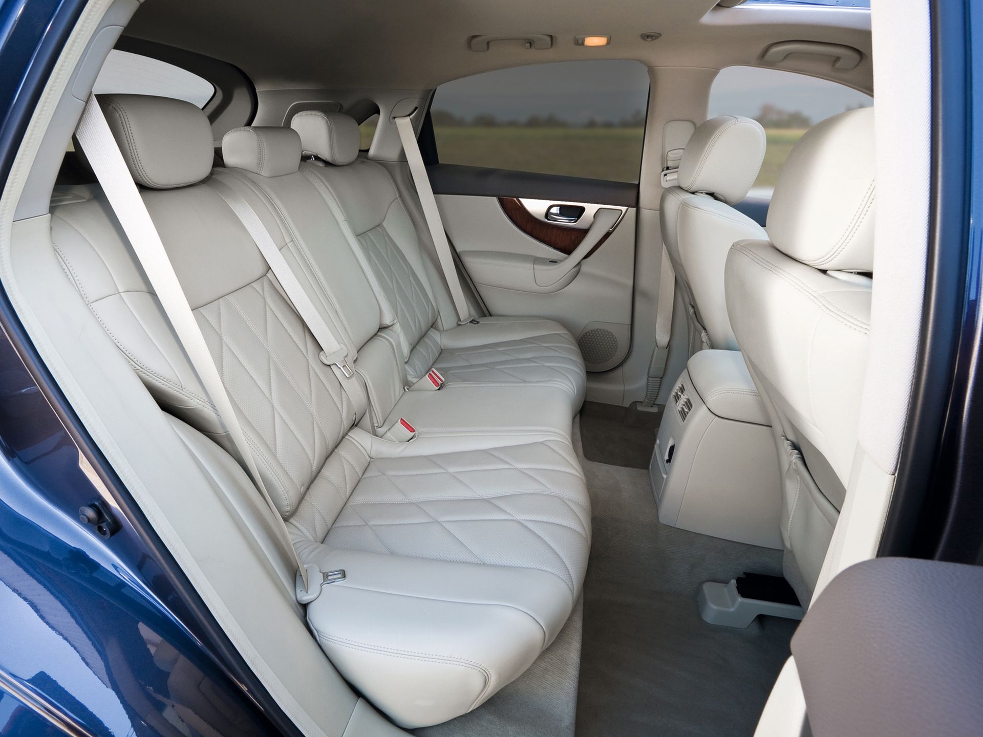 Infiniti QX70